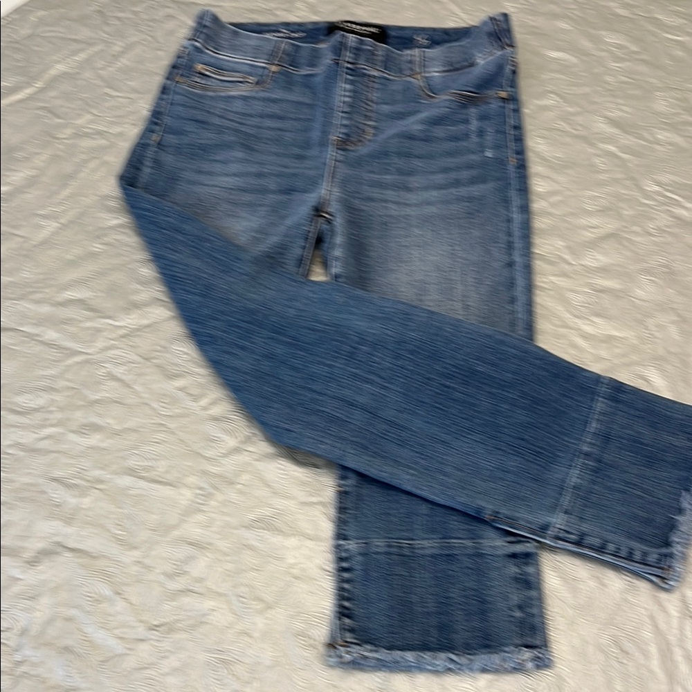 Liverpool Women's Pull On Blue Cropped Jeans